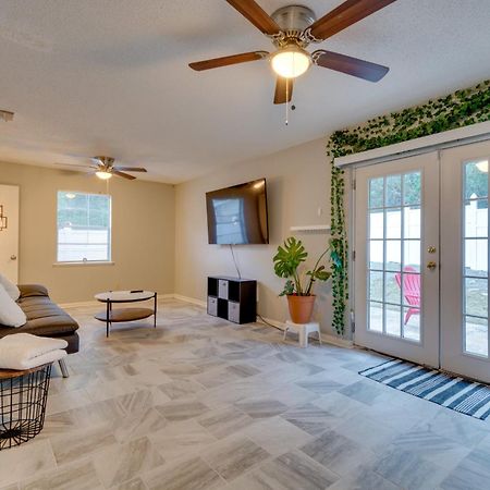 Lovely Little Rock Home With Fire Pit And Yard! Exterior photo